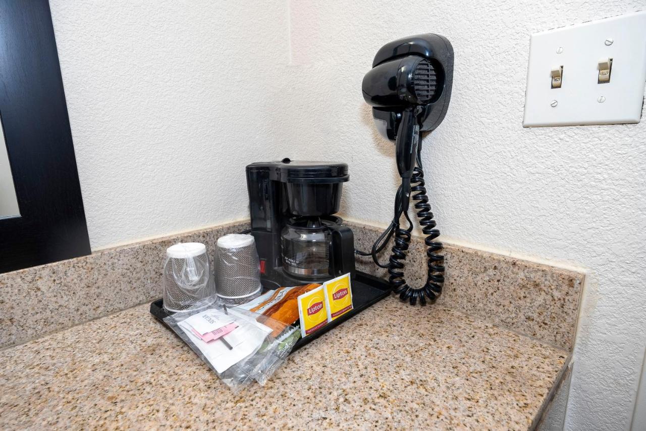 Red Roof Inn Bordentown - Mcguire Afb エクステリア 写真