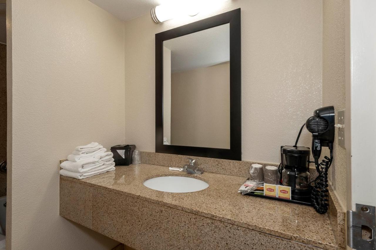 Red Roof Inn Bordentown - Mcguire Afb エクステリア 写真