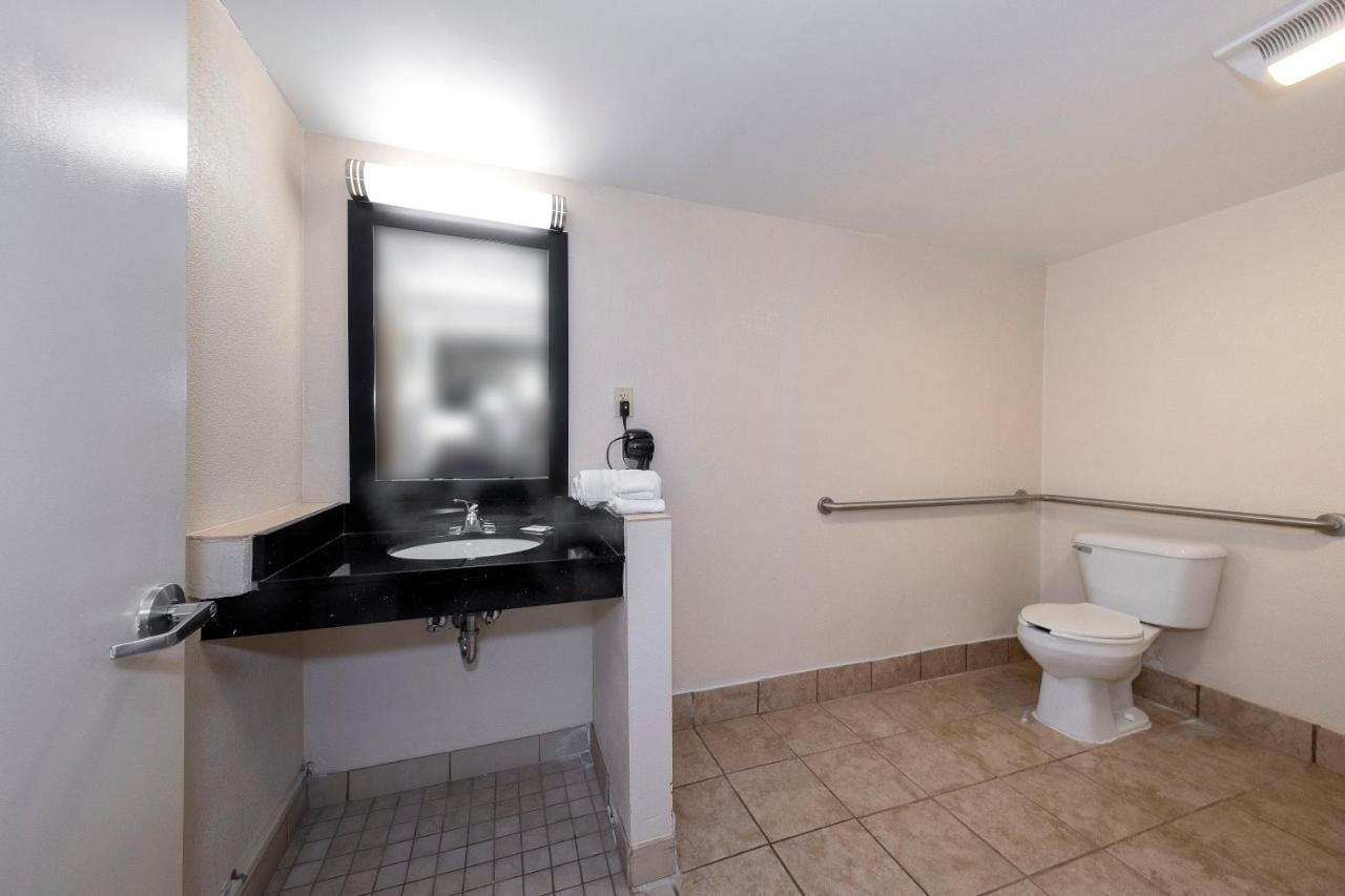 Red Roof Inn Bordentown - Mcguire Afb エクステリア 写真
