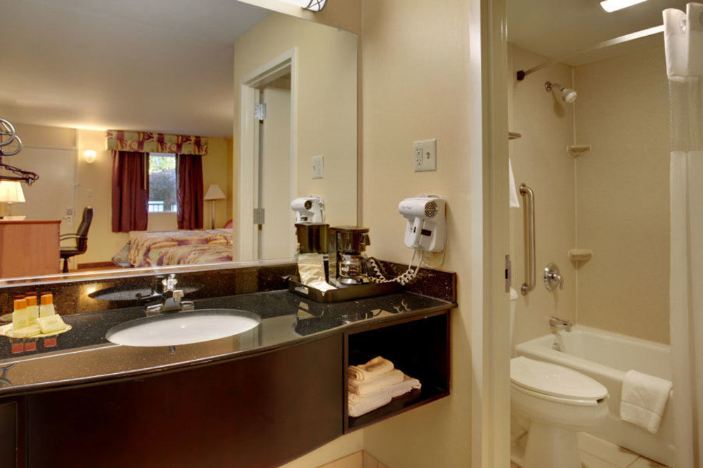 Red Roof Inn Bordentown - Mcguire Afb エクステリア 写真